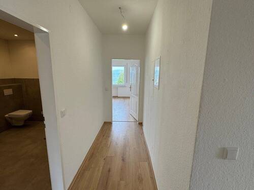 Bild 2 - 3 Zimmer Etagenwohnung zur Miete in Langscheid