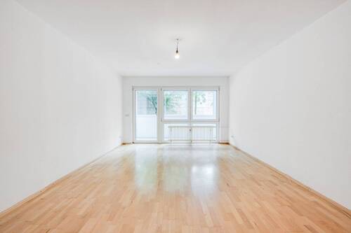 Helle Hochparterre-Wohnung - AIGNER - Zentral gelegene 4,5-Zimmer-Wohnung in Neuhausen