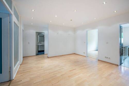Flur und Eingangsbereich - 4 Zimmer Etagenwohnung zum Kaufen in München