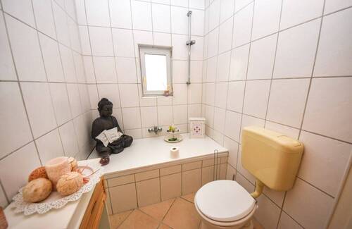 Tageslichtbad mit Wanne EG - 