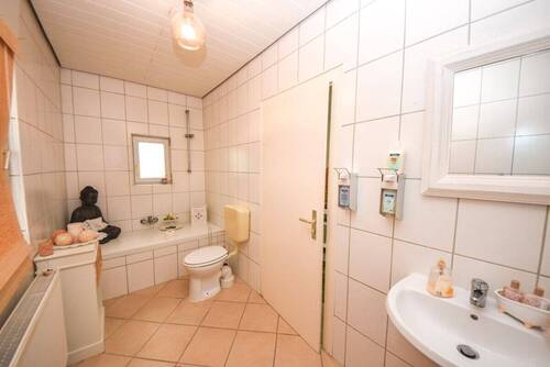 TTageslichtbad mit Wanne EG - 