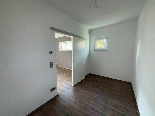 Ankleide - Einfamilienhaus mit 256,00 m&sup2; in Dresden zum Kaufen