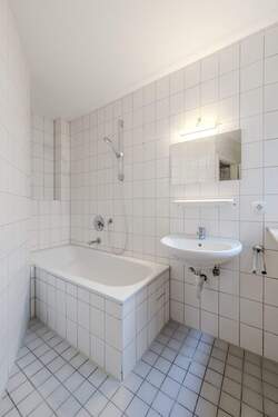 Tageslichtbad - Etagenwohnung mit 66,40 m&sup2; in Stuttgart-Mitte zum Kaufen