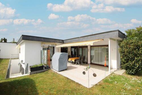 Außenansicht - 5 Zimmer Bungalow zum Kaufen in Korntal-Münchingen