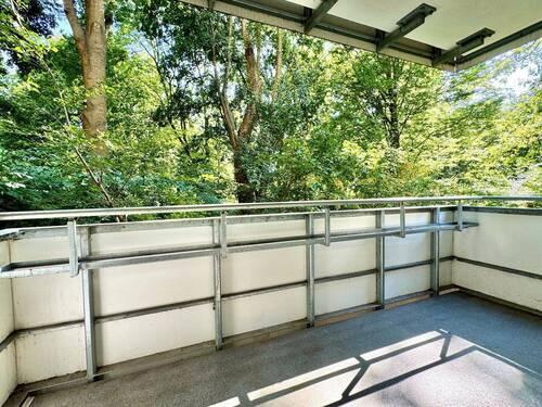 Balkon mit Blick ins Grüne - 3 Zimmer Etagenwohnung in Hannover