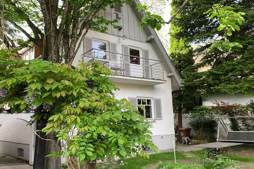 Hausansicht - AIGNER - Kleines Juwel mit Potenzial - Charmantes Einfamilienhaus in ruhiger Siedlungslage
