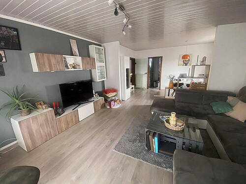 Wohnzimmer - 3 Zimmer Etagenwohnung zur Miete in Wilkau-Haßlau