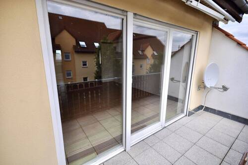 Balkon - Etagenwohnung mit 80,00 m&sup2; in Wilkau-Haßlau zur Miete