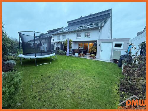 Muster Muster Garten_ - Neubau-DHH Erstbezug: 4 Zi.+Kü.+Ankl., TL-Bad, Gäste-WC, GartenTerr., Garage+Stpl.
