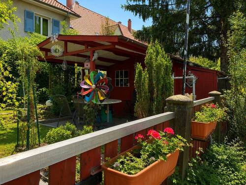 Garten mit Gartenhaus - 