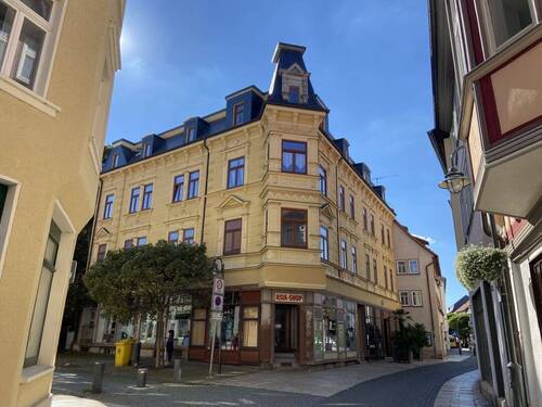 Außenansicht - Ein Altbau, wie er im Buche steht - schöne 4-Raum-Wohnung mit Erker