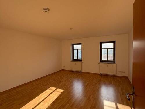 Zimmer - Etagenwohnung mit 82,00 m&sup2; in Chemnitz zur Miete