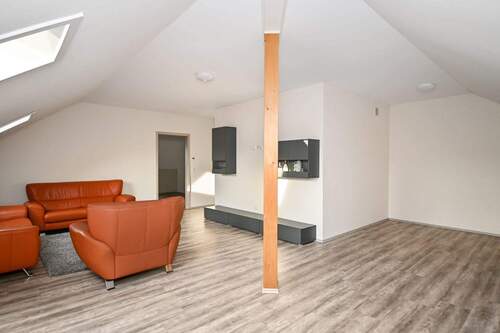 Wohnzimmer & Hobbybereich DG - 