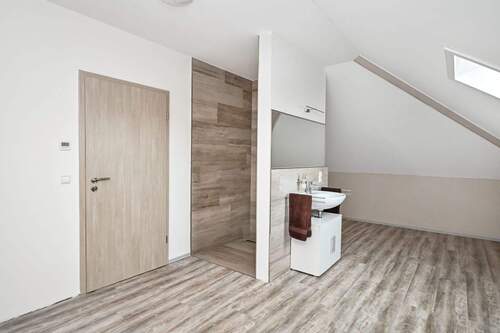 Badezimmer Dachgeschoss - 
