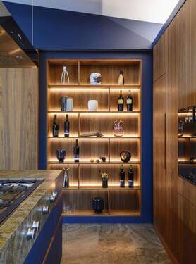 Weinregal in Küche - 