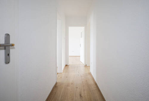 Flur - 2 Zimmer Etagenwohnung zum Kaufen in Langenfeld