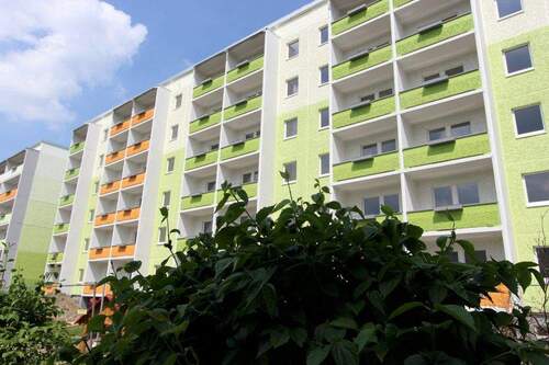 Hausansicht - Modernes Zuhause mit Balkon sucht Nachmieter