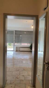 Flur Richtung Arbeitszimmer - 