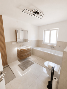 Badezimmer - Etagenwohnung mit 115,50 m&sup2; in Steinmauern zur Miete