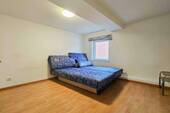Schlafzimmer DG - Mehrfamilienhaus, Wohnhaus mit 190,00 m&sup2; in Groß-Zimmern zum Kaufen