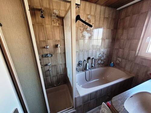 Badezimmer im Obergeschoss - 