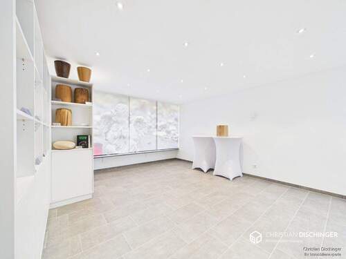 Ausstellung/Laden/Büro - 2 Zimmer Büro in Regensburg