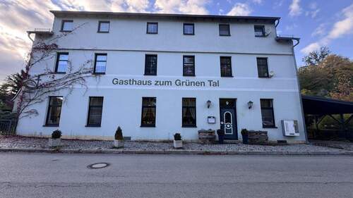 Frontansicht - Vielseitige Immobilie in ruhiger Lage!