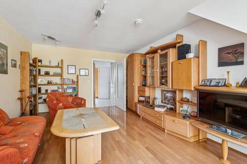 Wohnzimmer mit Blick zum Flur - Etagenwohnung mit 44,50 m&sup2; in Königs Wusterhausen zum Kaufen