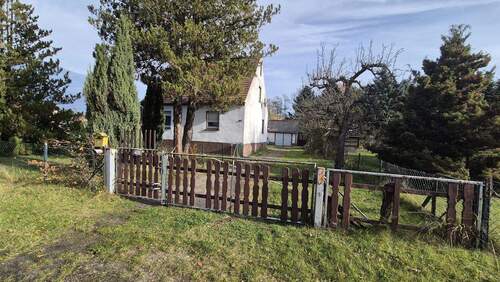 Zufahrt zum Grundstück - 6 Zimmer Einfamilienhaus in Bad Muskau