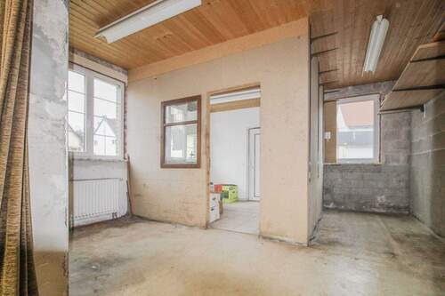 Werkstatt Vorraum + Büro - 