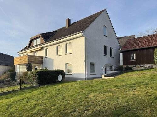 Sicht vom Garten - Stadtnah und trotzdem Idylle: Wohnen mit Weitblick