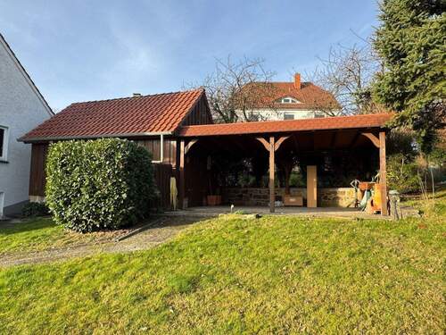 Schuppen mit überdachter Sitzgelegenheit - 8 Zimmer Einfamilienhaus in Horn-Bad Meinberg
