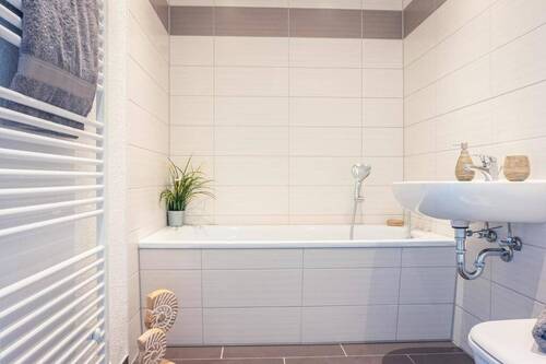 Bad Vergleichswohnung - 4 Zimmer Etagenwohnung zur Miete in Chemnitz