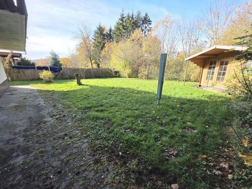 Garten - 8 Zimmer Mehrfamilienhaus, Wohnhaus in Bad Emstal