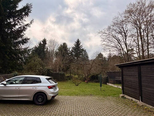 Stellplätze auf dem Hof - 