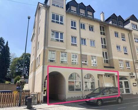 Ansicht Straße - Geräumige Ladeneinheit (136m ²Nutzfläche) in Auerbach mit großem LagerKeller
