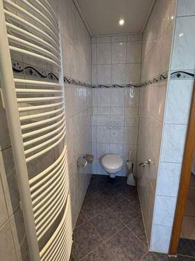Duschbad mit WC im EG -2 - 4 Zimmer Etagenwohnung in Osnabrück