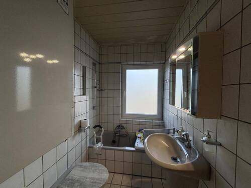 Badezimmer - Etagenwohnung mit 59,00 m² in Nettetal zum Kaufen
