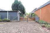 Zufahrt und Tor - 