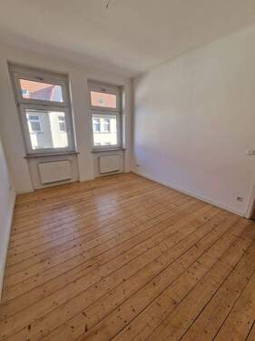 Wohnzimmer - 2 Zimmer Etagenwohnung in Magdeburg