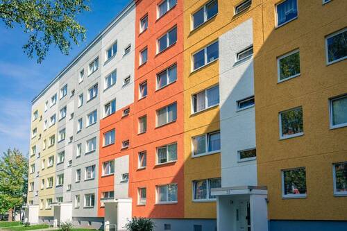 Hauseingang - Etagenwohnung mit 108,40 m² in Chemnitz zur Miete