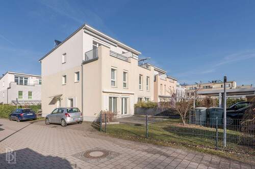 Außenansicht - Wasserblick in Havelnähe - 4 Zimmer (5 möglich), 3 Bäder, Carport