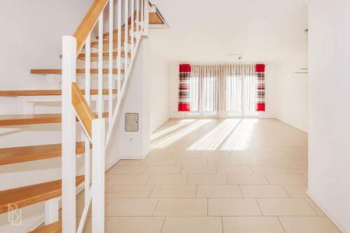 Wohnzimmer - 5 Zimmer Doppelhaushälfte in Berlin