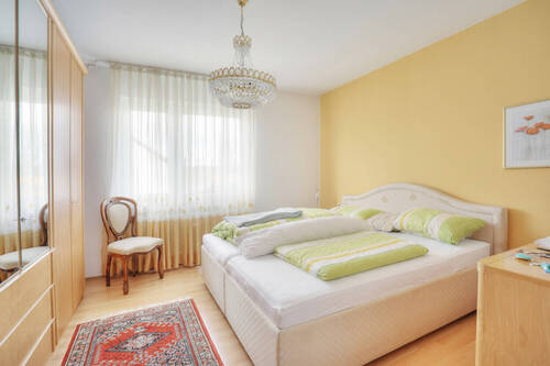 Elternschlafzimmer - 3 Zimmer Etagenwohnung zum Kaufen in Heilbronn / Horkheim