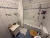 Wannenbad mit WC - 