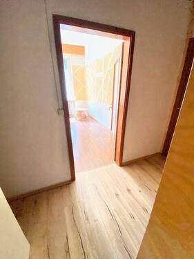 Raum 10 mit kl. Innenflur - Büro in Freilassing zur Miete