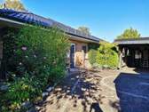 Hauseingang - Privatsphäre trifft Natur- charmanter Bungalow zum Wohlfühlen
