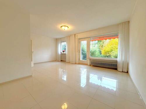 Wohnzimmer EG - Charmantes Reihenmittelhaus in Forchheim - Exzellente Lage nahe am Kellerwald