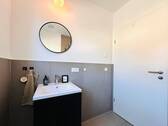 Badezimmer EG - 5 Zimmer Mehrfamilienhaus, Wohnhaus in Coburg