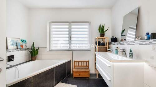 1. OG Badezimmer 1 - 